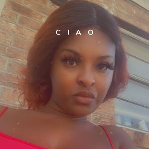 Meet your Posher, Carrie